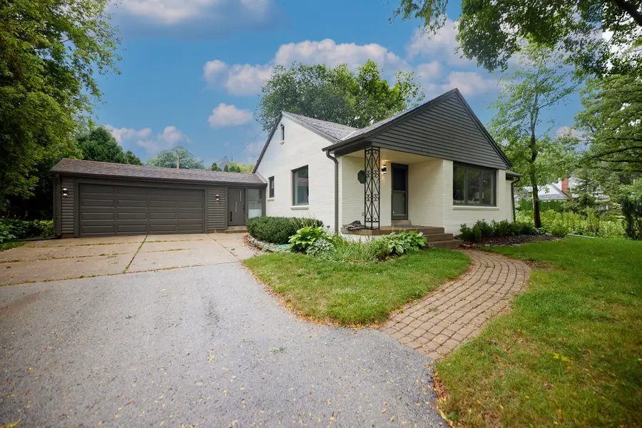 825 Circle Dr, Elm Grove, WI 53122 - #2