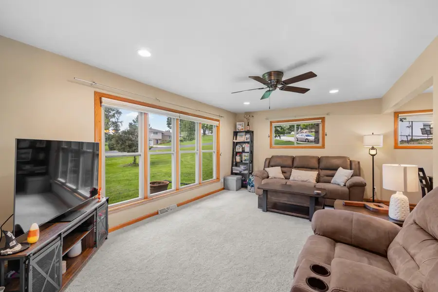 W262S3300 Ridge Rd, Waukesha, WI 53189 - #2