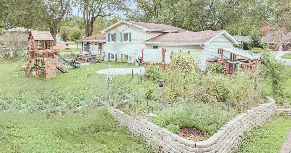 717 Roby Rd, Stoughton, WI 53589 - #1