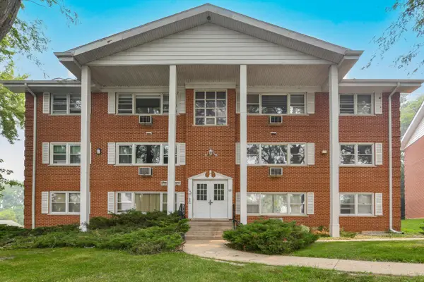 245 Country Club Dr, Lake Geneva, WI 53147