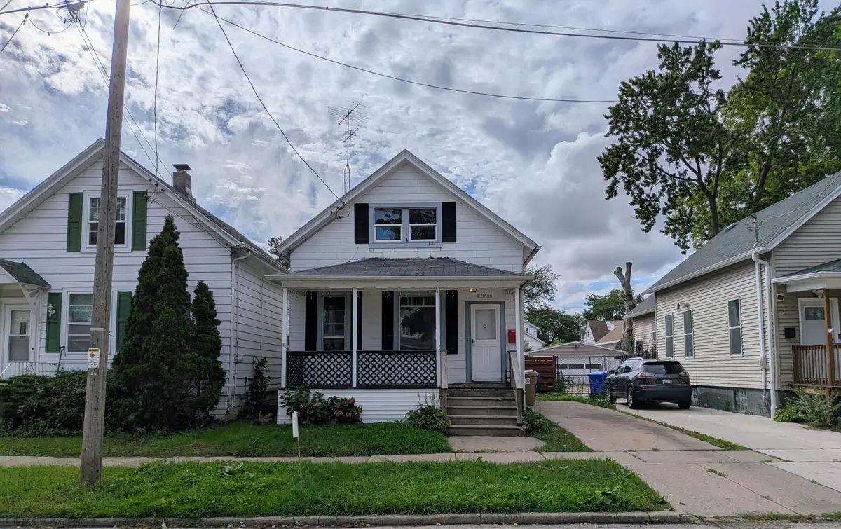 4050 6th Ave, Kenosha, WI 53140 - #1