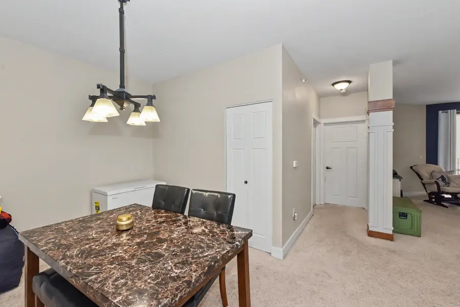 15295 W Library Ln, New Berlin, WI 53151 - #3