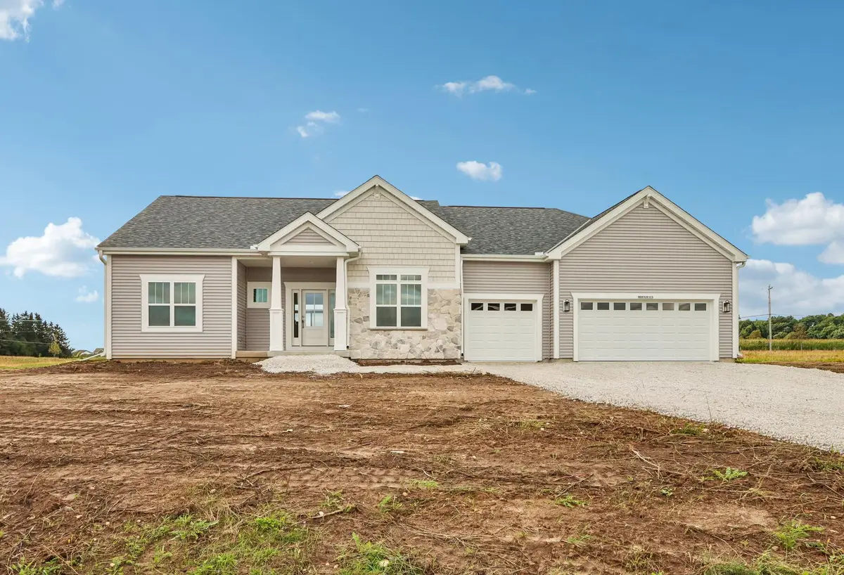 N68W26123 Brighton Dr, Lisbon, WI 53089 - #1