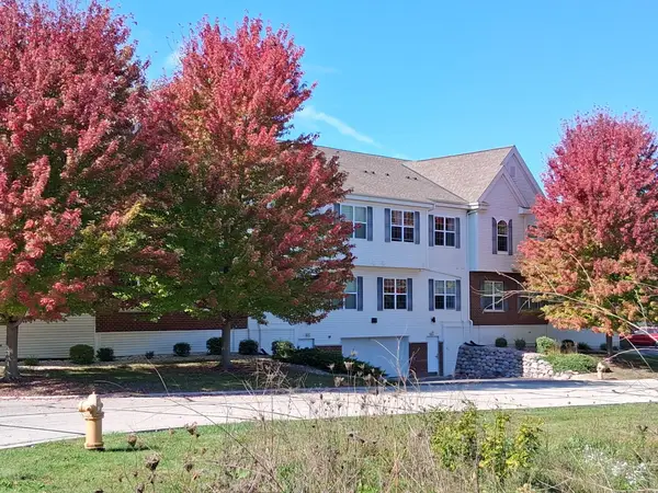 2030 Rainbow Lake Ln, West Bend, WI 53090