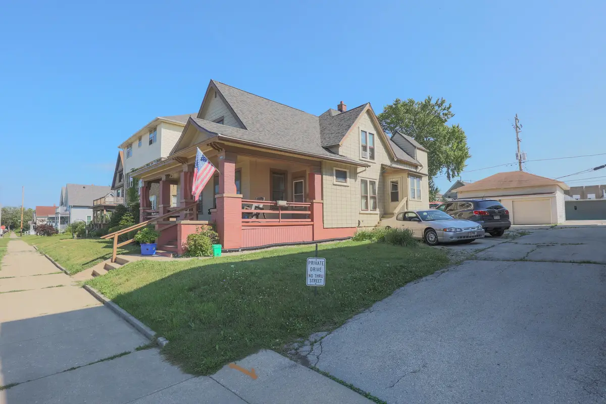 919 Minnesota Ave, South Milwaukee, WI 53172 - #1
