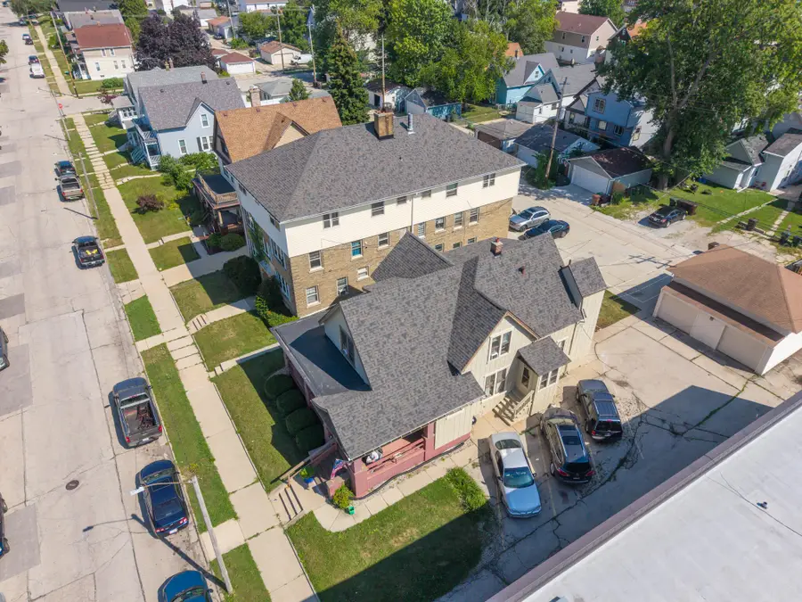 919 Minnesota Ave, South Milwaukee, WI 53172 - #3