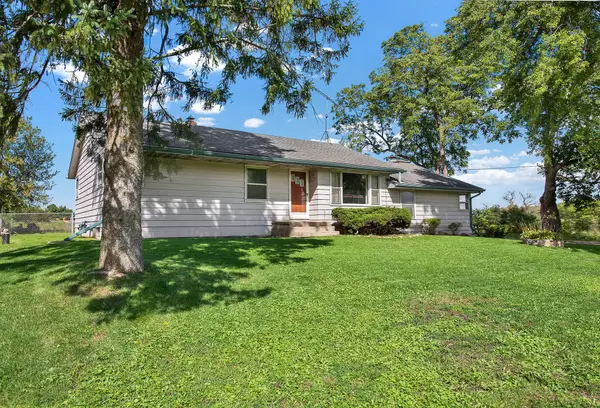 S92W22440 Henneberry Ave, Vernon, WI 53103