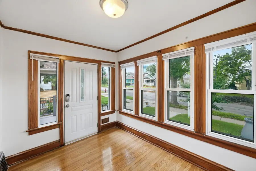 1350 N 55th St, Milwaukee, WI 53208 - #3