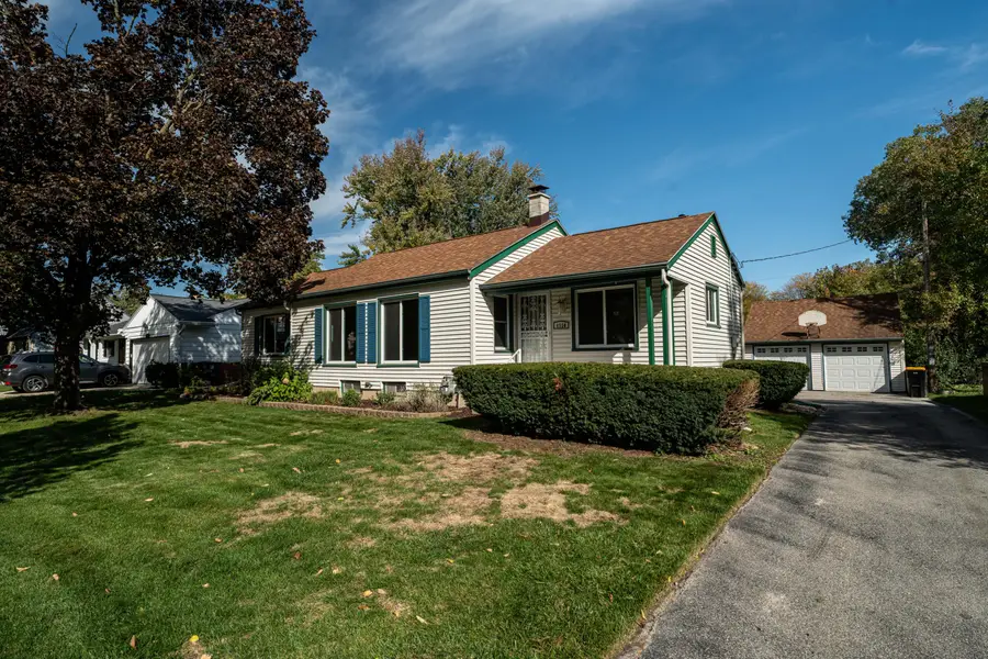 4550 N 103rd St, Wauwatosa, WI 53225 - #2