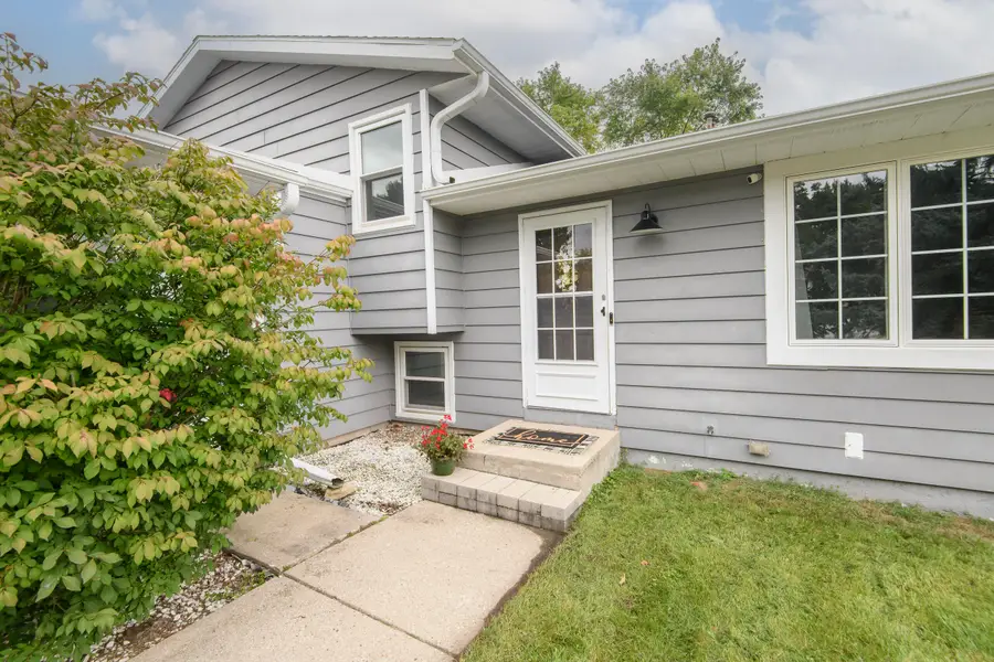 929 Howard St, Waukesha, WI 53188 - #2