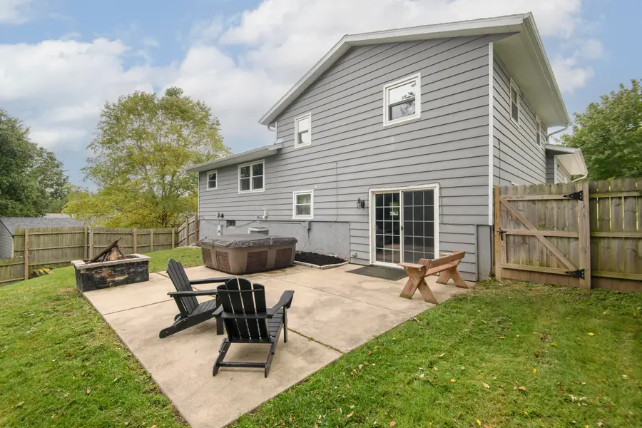 929 Howard St, Waukesha, WI 53188 - #3