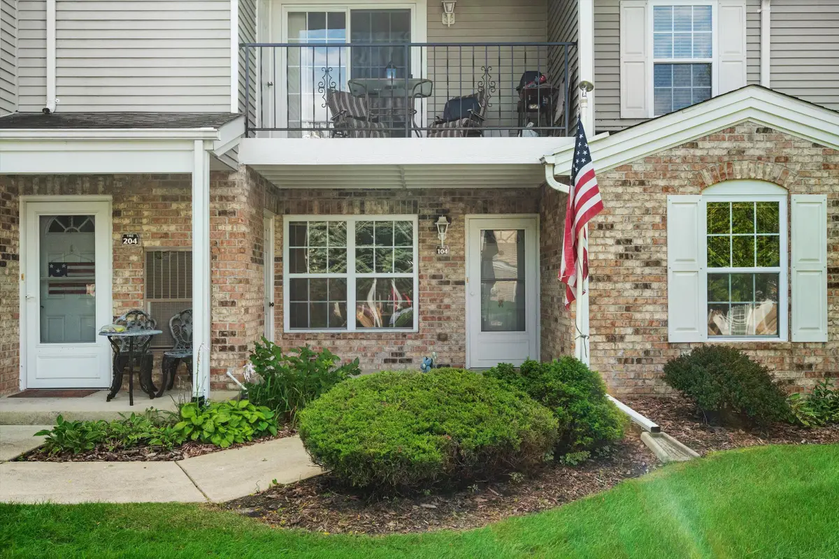 1102 N Sunnyslope Dr, Mount Pleasant, WI 53406 - #1