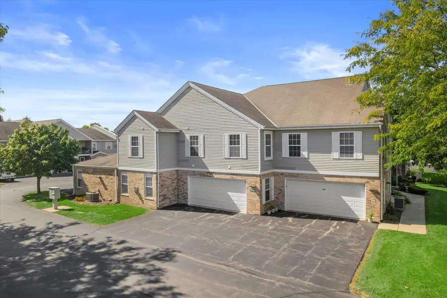 1102 N Sunnyslope Dr, Mount Pleasant, WI 53406 - #2