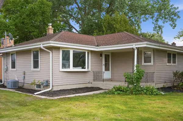 8722 N 52nd St, Brown Deer, WI 53223