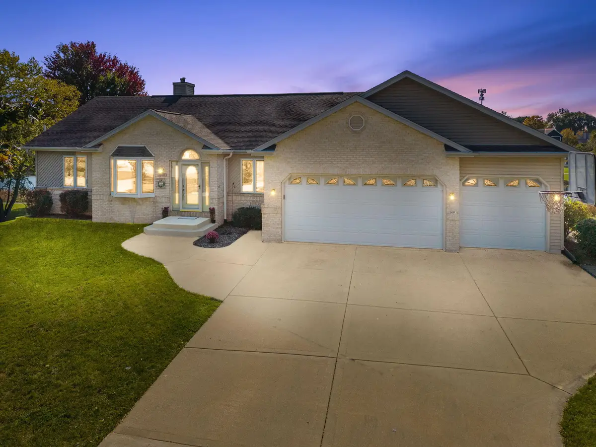 3681 W Jerelin Dr, Franklin, WI 53132 - #1