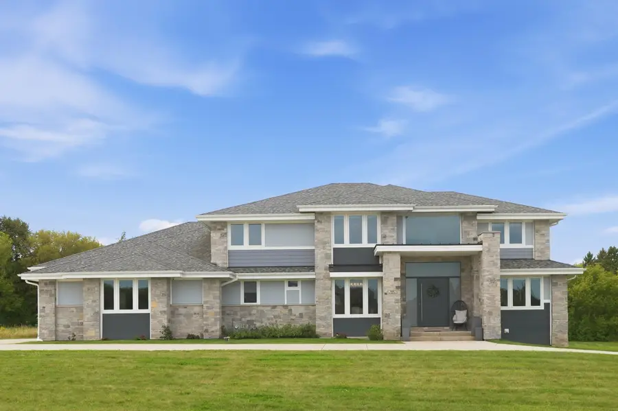 N60W26339 Katesbridge Dr, Lisbon, WI 53089 - #2
