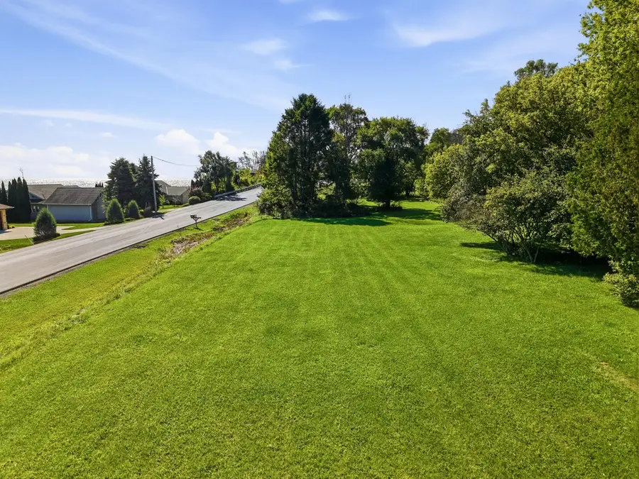 205 Lincoln Ave, Cleveland, WI 53015 - #2
