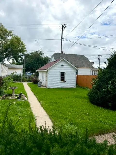 3421 W Arthur Ave, Milwaukee, WI 53215 - #3