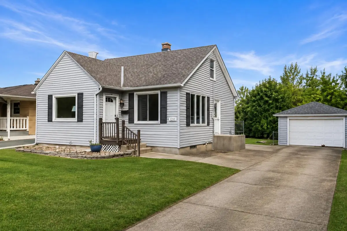 3640 S 87th St, Milwaukee, WI 53228 - #1