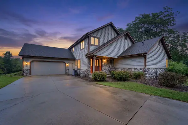 6976 Druid Lake Rd, Erin, WI 53027