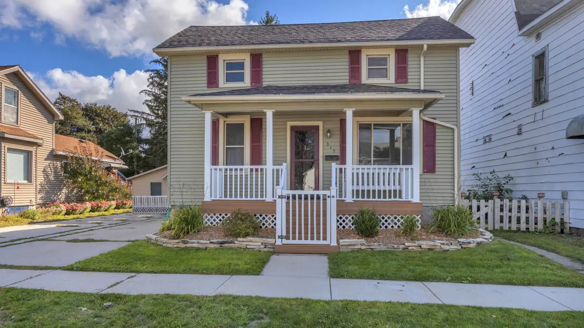 315 Smith St, Plymouth, WI 53073 - #1