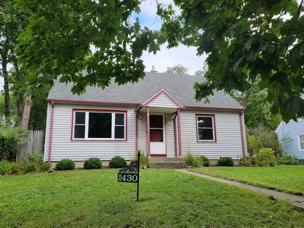 2430 E Denton Ave, Saint Francis, WI 53235