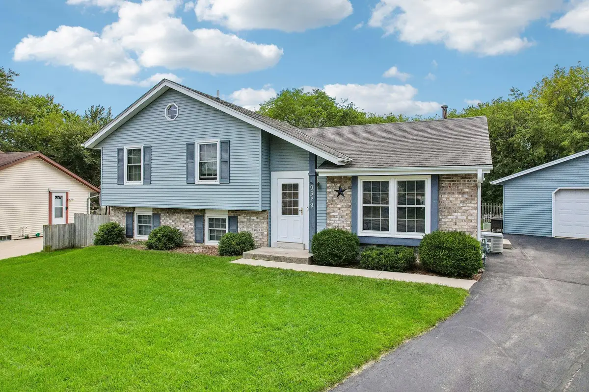 9329 W Fairlane Ct, Milwaukee, WI 53224 - #1