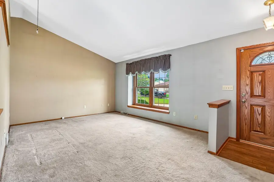 9329 W Fairlane Ct, Milwaukee, WI 53224 - #2