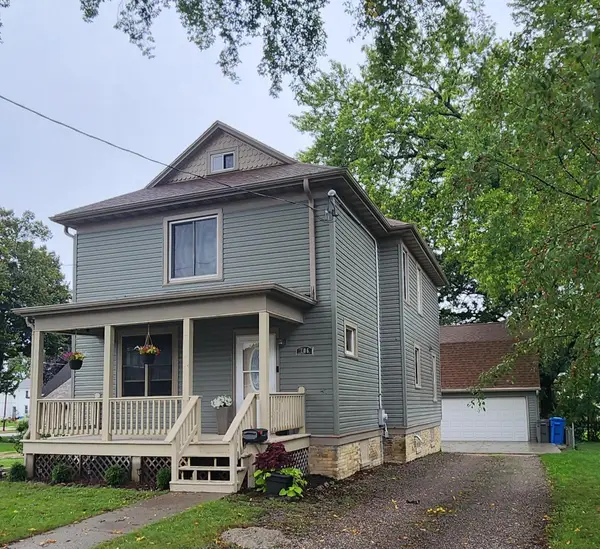 706 S 9th St, Watertown, WI 53094