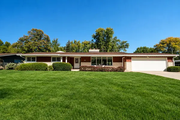 2240 W Greenwood Rd, Glendale, WI 53209