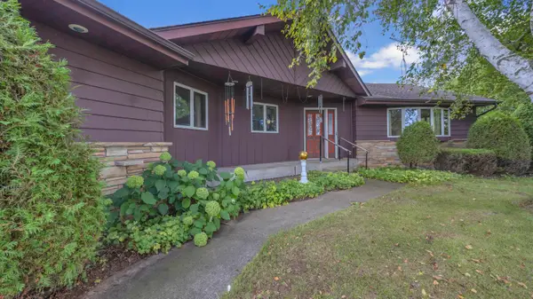 15522 Mineral Springs Rd, Meeme, WI 53063