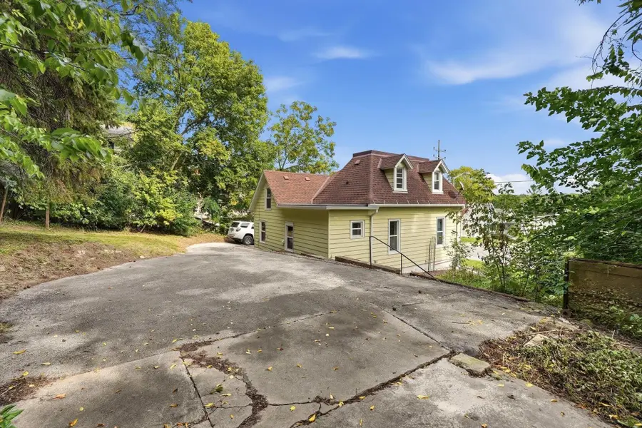 634 E North St, Waukesha, WI 53188 - #3