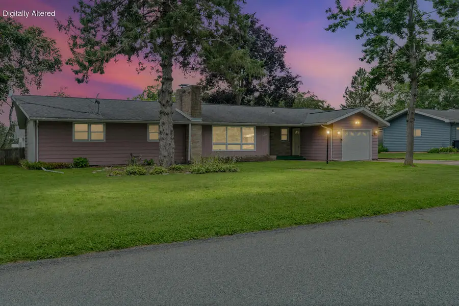 614 Gilster St, Onalaska, WI 54650 - #2
