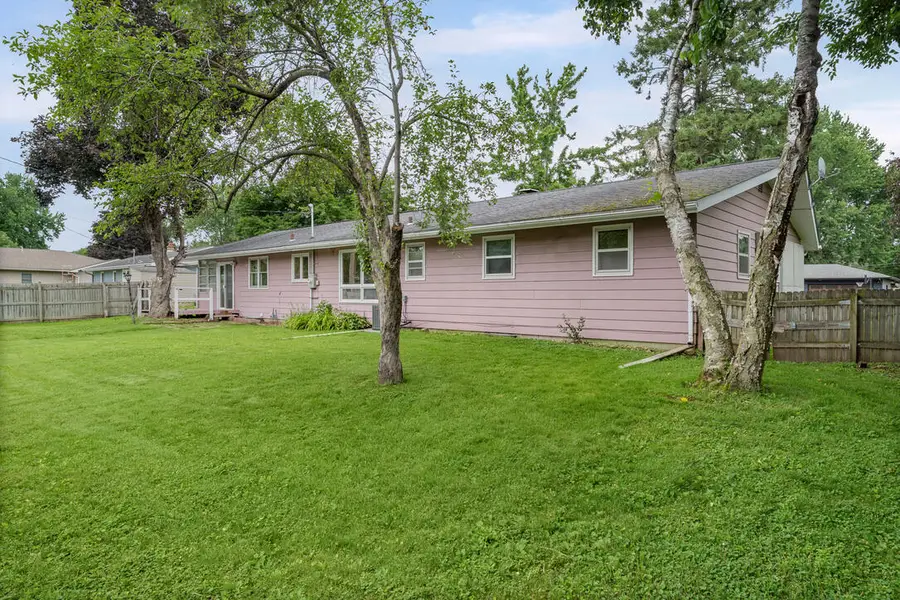 614 Gilster St, Onalaska, WI 54650 - #3