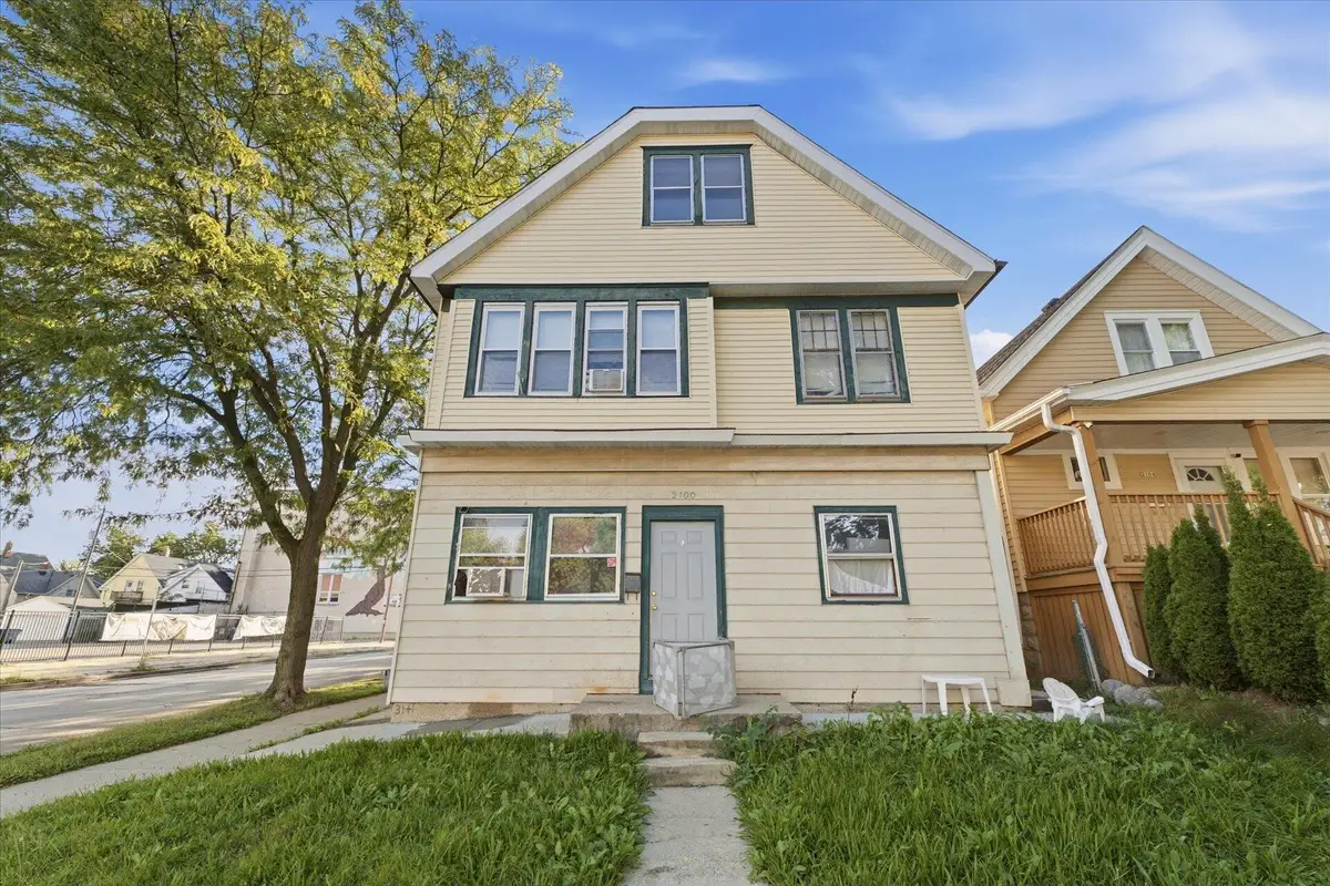 2100 S 33rd St, Milwaukee, WI 53215 - #1