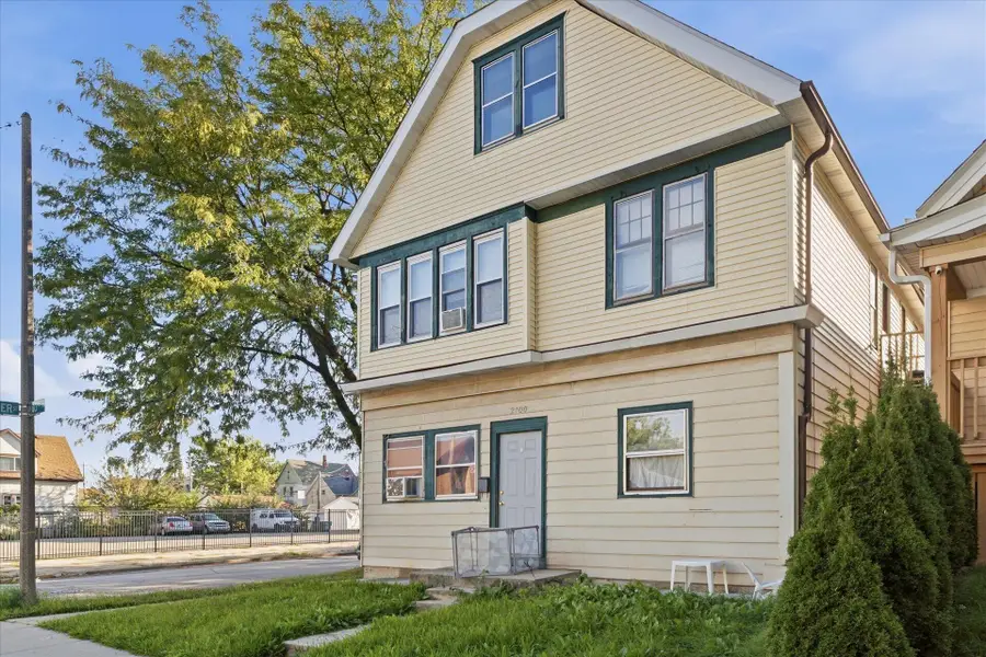 2100 S 33rd St, Milwaukee, WI 53215 - #2