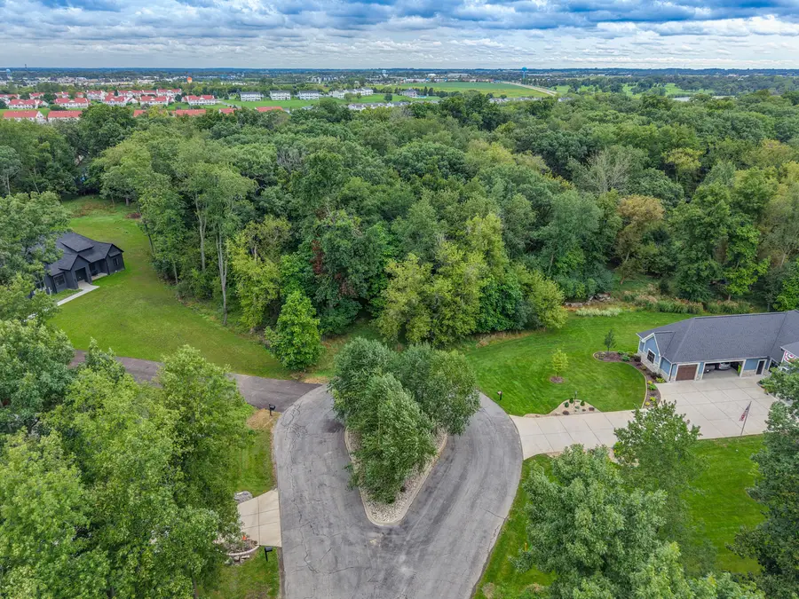 6354 Oak Valley Cir, Delavan, WI 53115 - #2