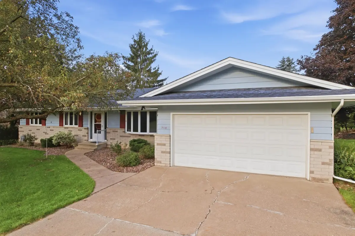 710 Krueger Ct, Onalaska, WI 54650 - #1