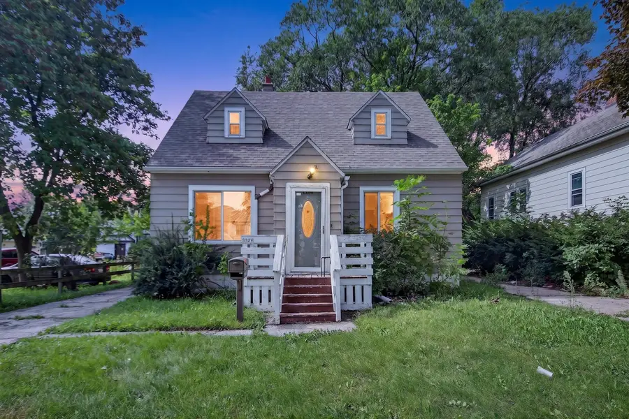 5929 N 37th St, Milwaukee, WI 53209 - #3