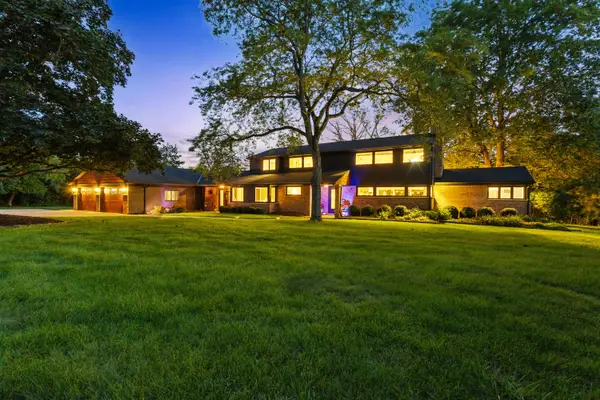857 E Glenbrook Rd, Bayside, WI 53217