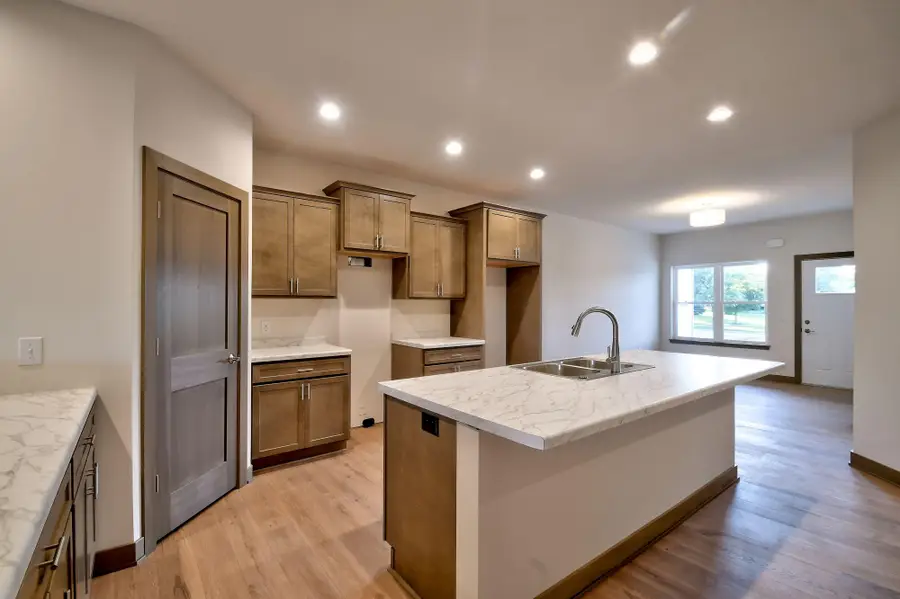 509 Emerald Pt, Kewaskum, WI 53040 - #2