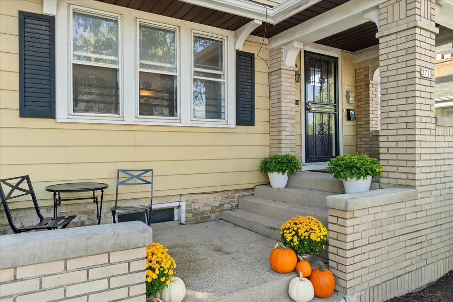 2715 N Humboldt Blvd, Milwaukee, WI 53212 - #2