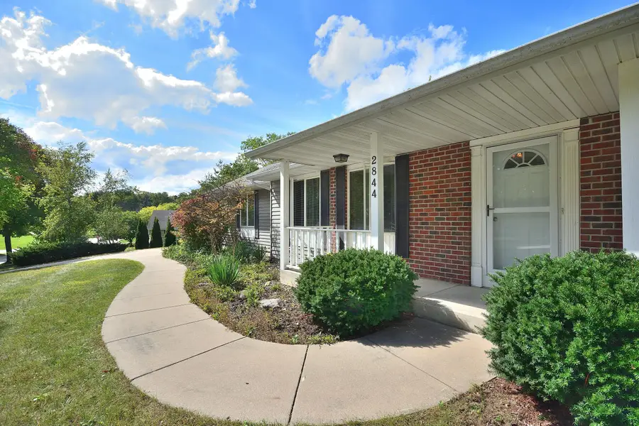2844 Apache Pass, Waukesha, WI 53188 - #3