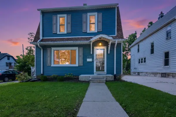 8425 W Mitchell St, West Allis, WI 53214