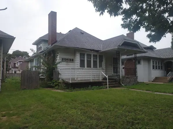 2931 N 39th St, Milwaukee, WI 53210