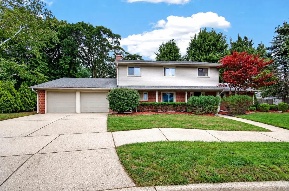 418 Jonathon Dr, Racine, WI 53402 - #1