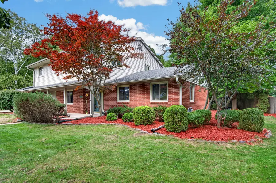 418 Jonathon Dr, Racine, WI 53402 - #3