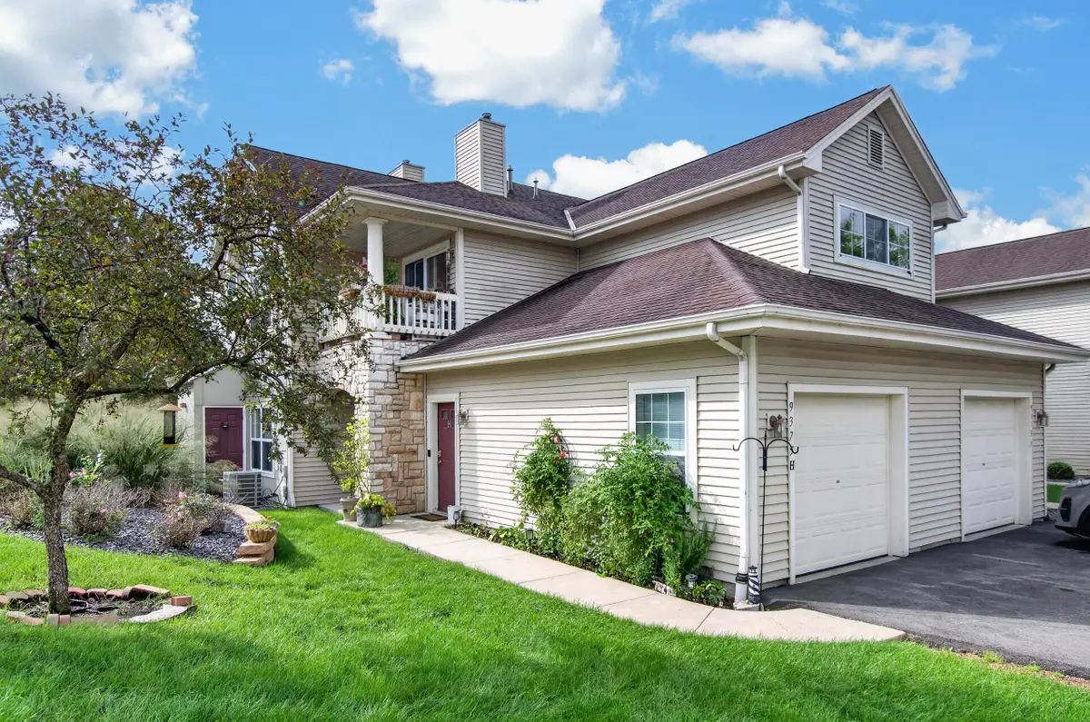 9375 S Cobblestone Way, Franklin, WI 53132 - #1
