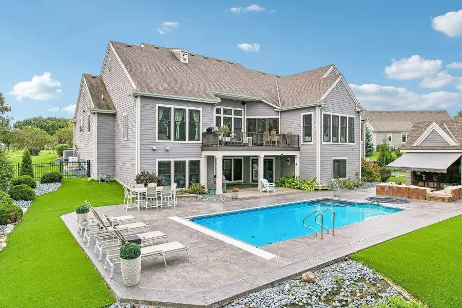 W248N2175 Kettle Cove Ct, Pewaukee, WI 53072 - #2
