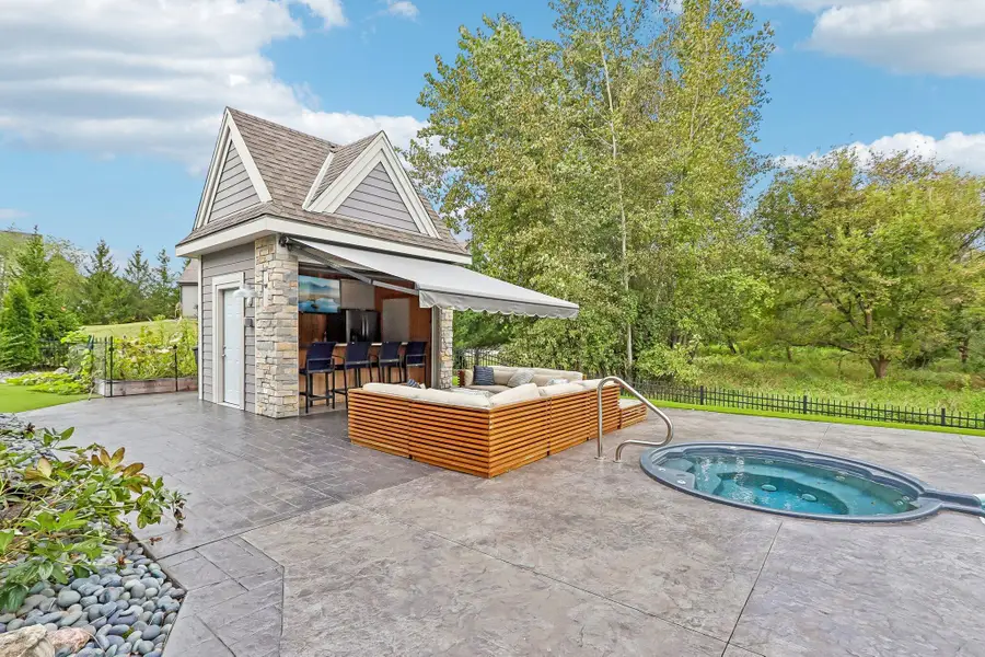 W248N2175 Kettle Cove Ct, Pewaukee, WI 53072 - #3